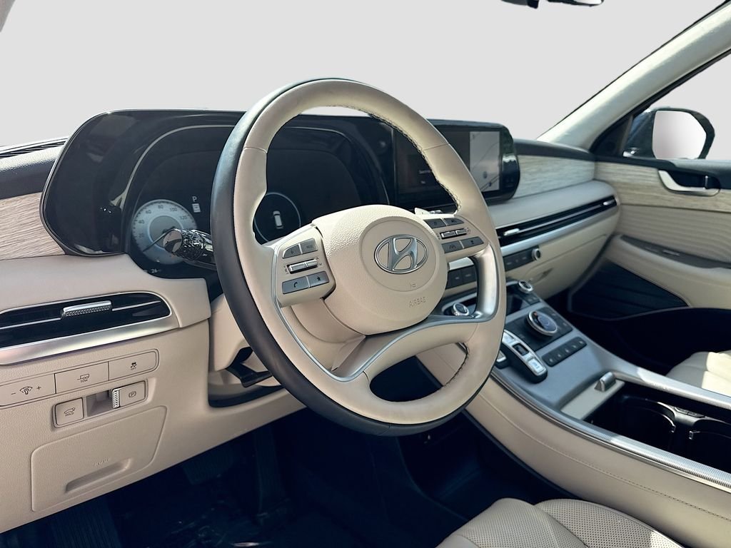 Used 2023 White Hyundai Calligraphy image 9