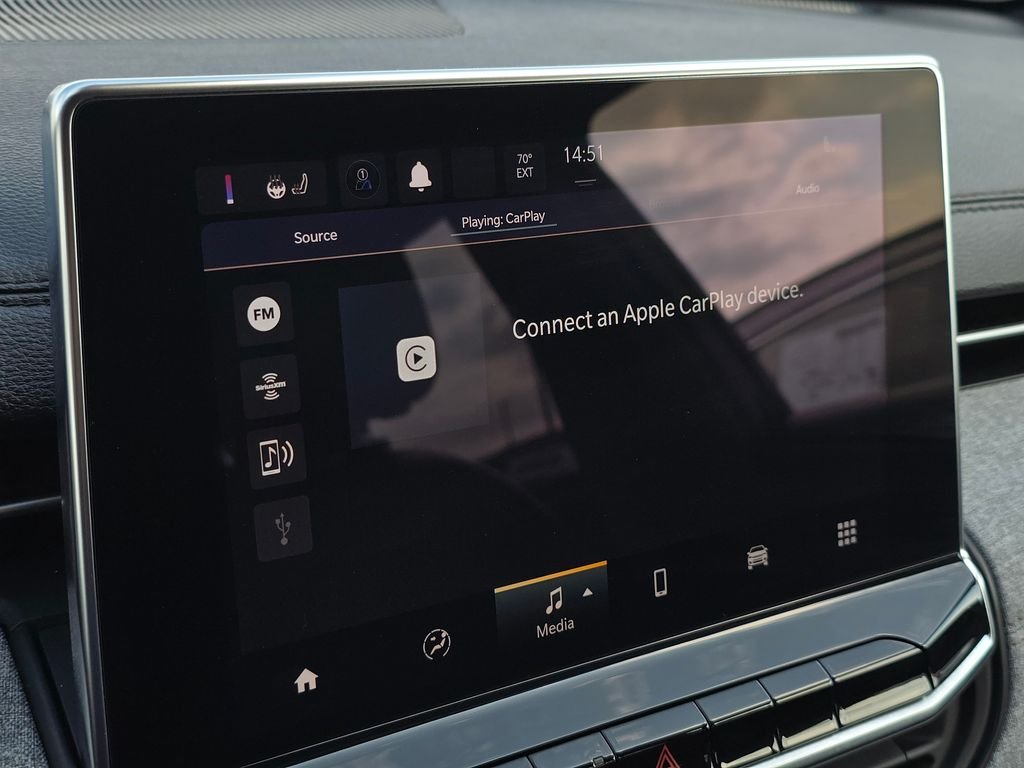Used 2023 Black Jeep Latitude Lux image 29