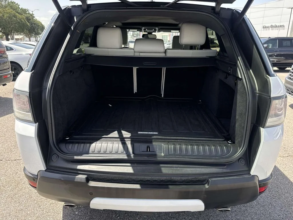 Used 2016 White Land Rover HSE Td6 image 8