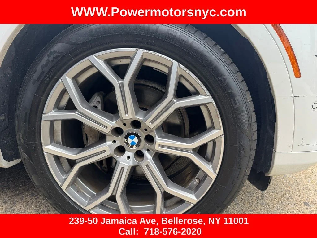 Used 2022 White BMW xDrive40i image 17
