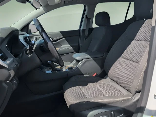 Used 2019 Summit White GMC SLE-2 image 16