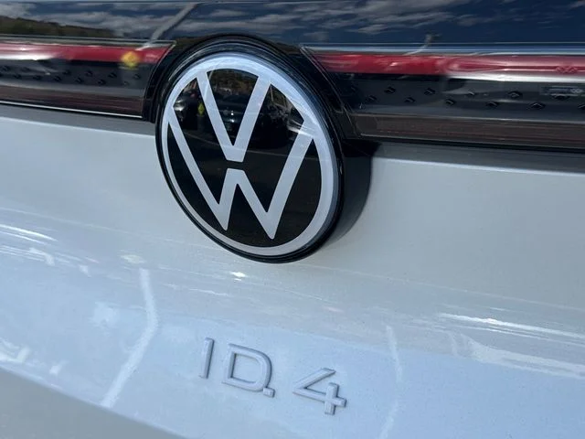 Certified Used 2023 Opal White Volkswagen Pro S Plus image 10