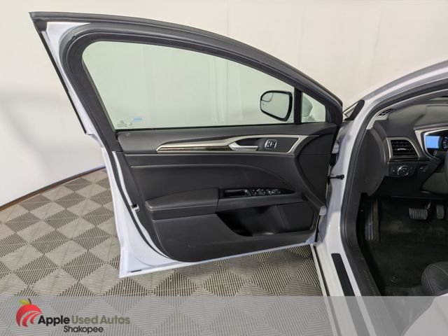 Used 2016 White Ford SE image 13