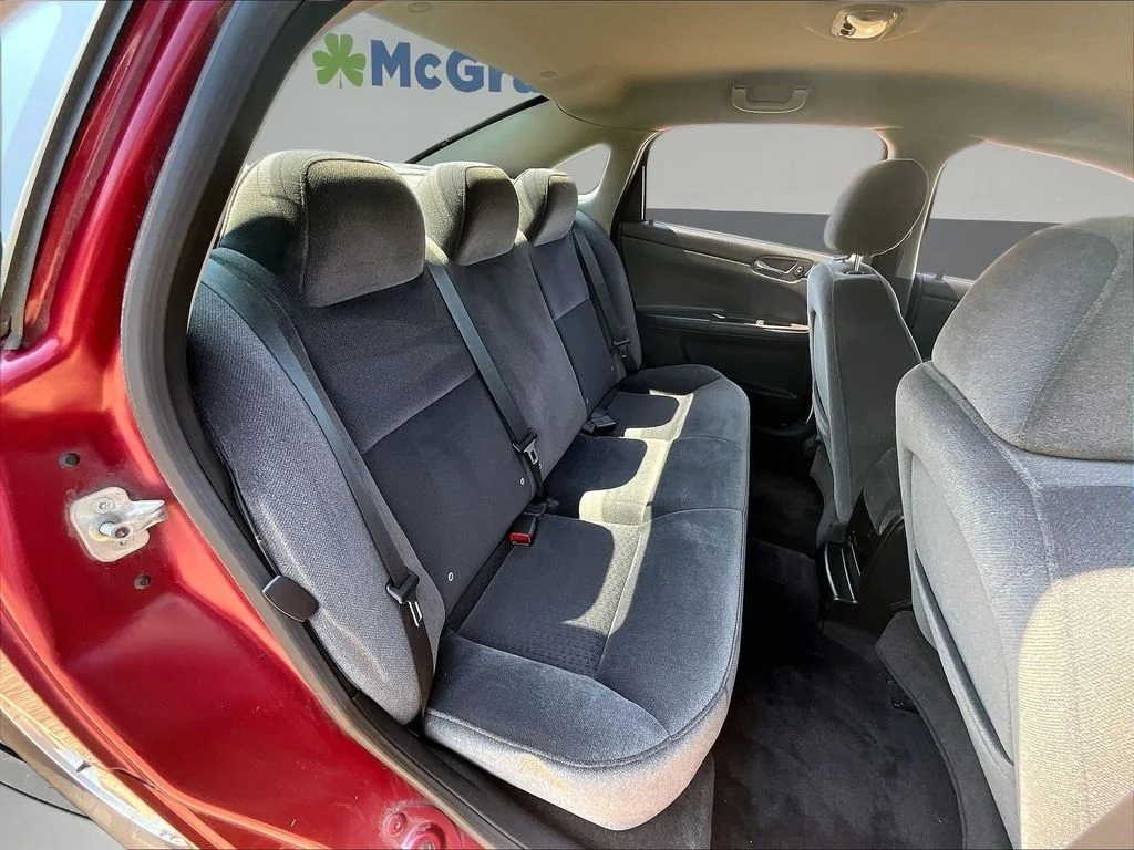 Used 2006 Red Chevrolet LT image 24