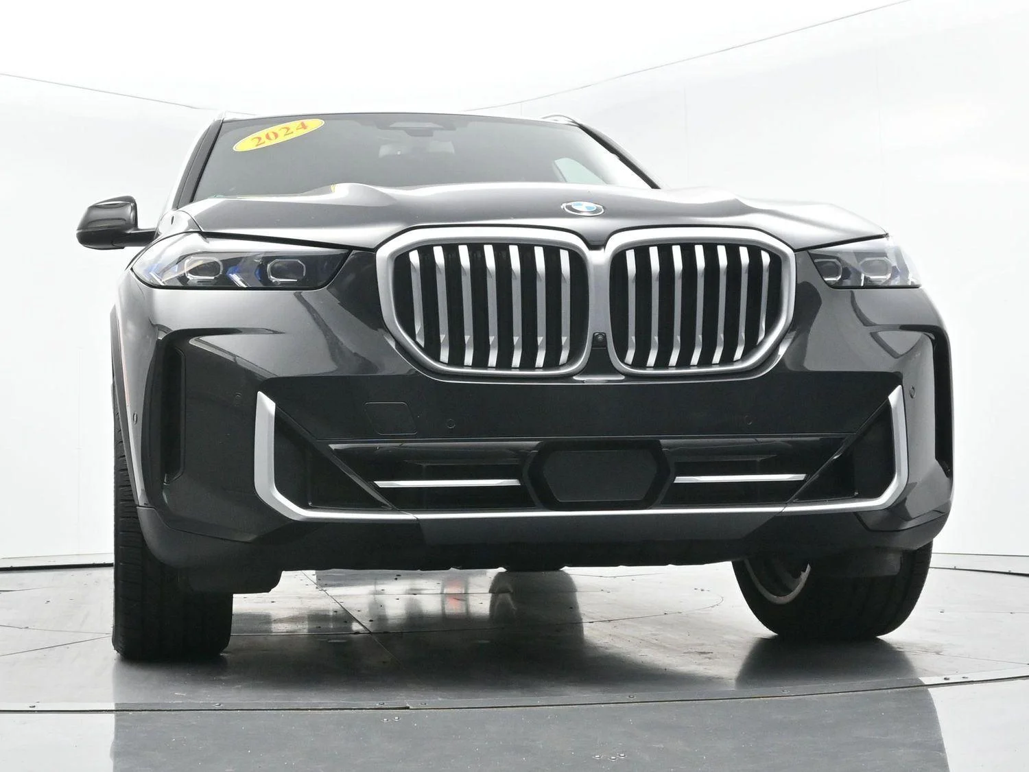 Used 2024 Carbon Black Metallic BMW xDrive40i image 50