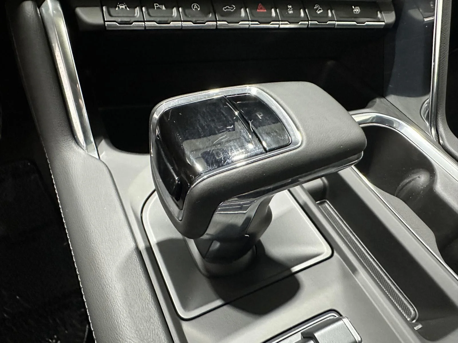 Used 2024 White Frost Tricoat GMC Denali image 15
