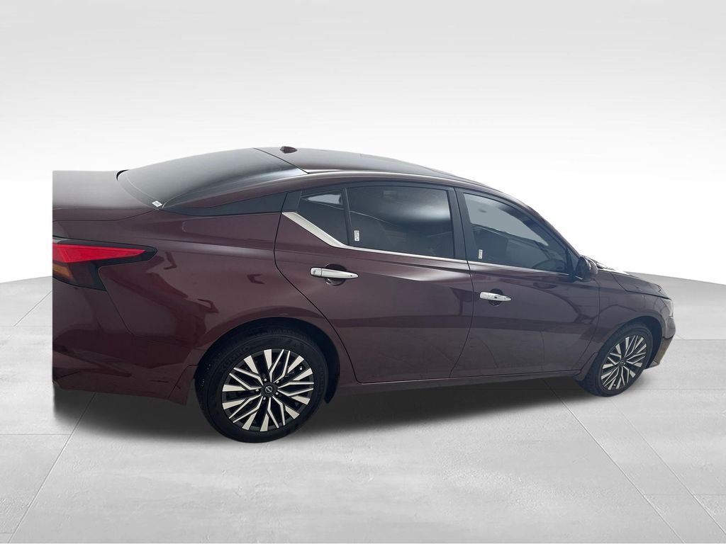 Used 2024 Red Nissan 2.5 SV image 6