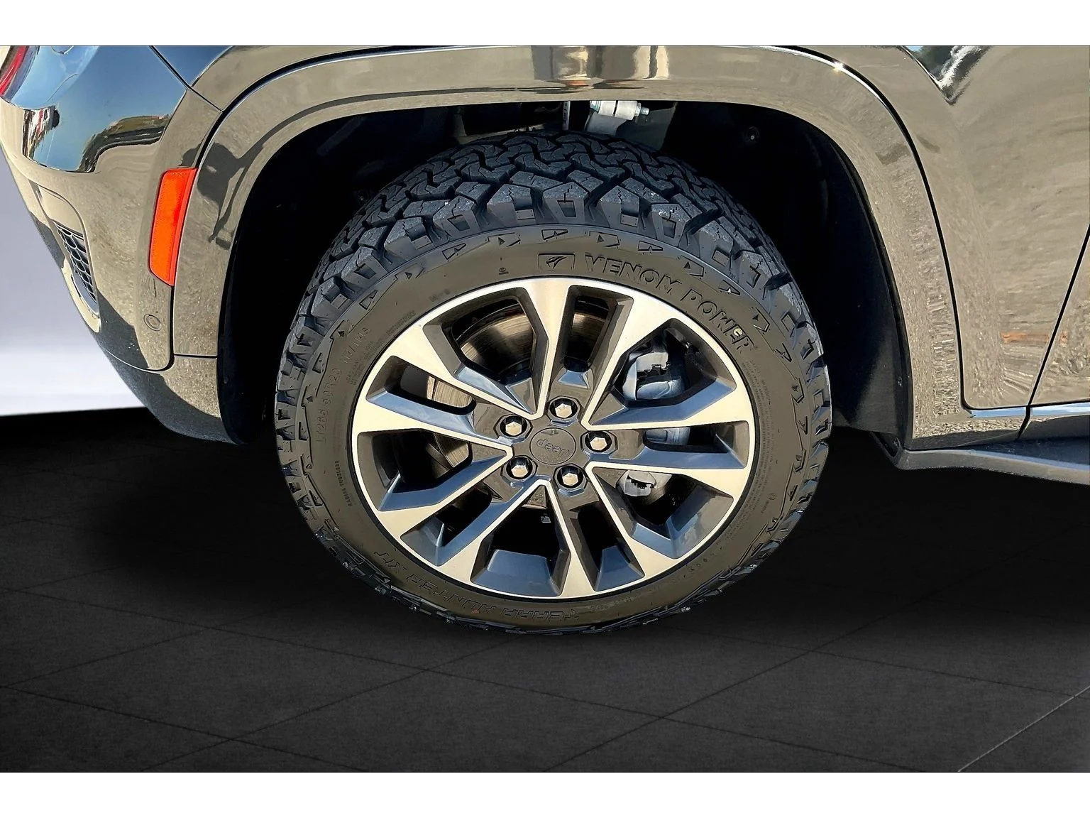 Used 2022 Gray Jeep Overland image 7