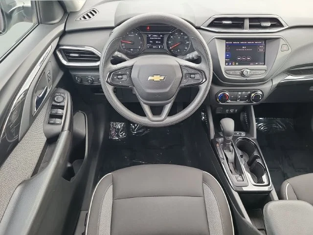 Used 2023 MOSAIC BLACK METALLIC Chevrolet LT image 17