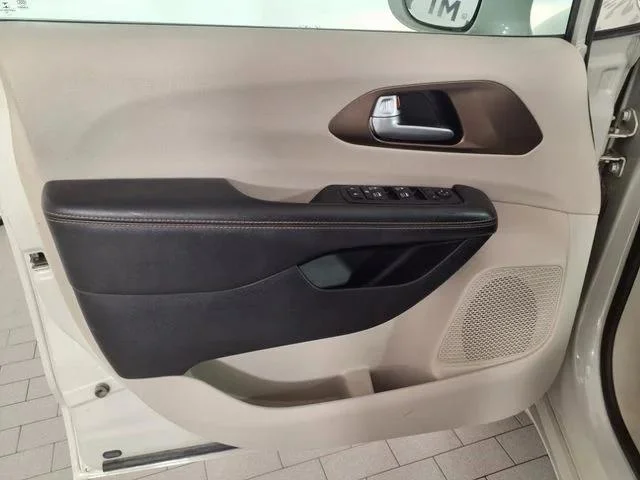 Used 2017 White Chrysler Touring L Plus image 9