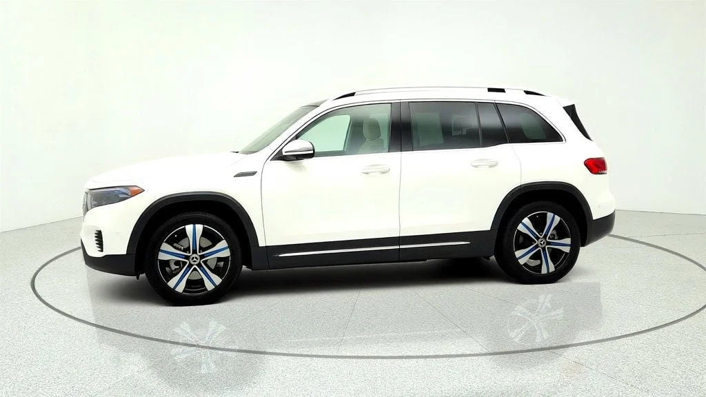 Used 2022 Polar White Mercedes-Benz EQB 300 4MATIC® SUV w/ Pinnacle Pkg & Driver Assistance Pkg Lite image 8