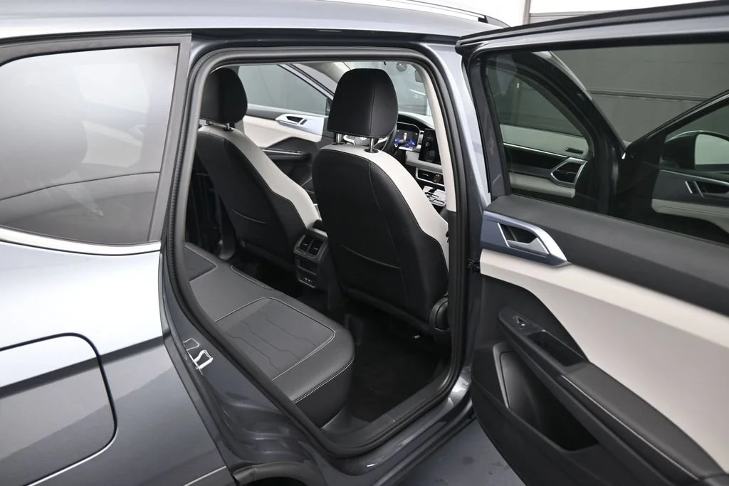 New 2026 Gray Volkswagen 1.5T SE image 44