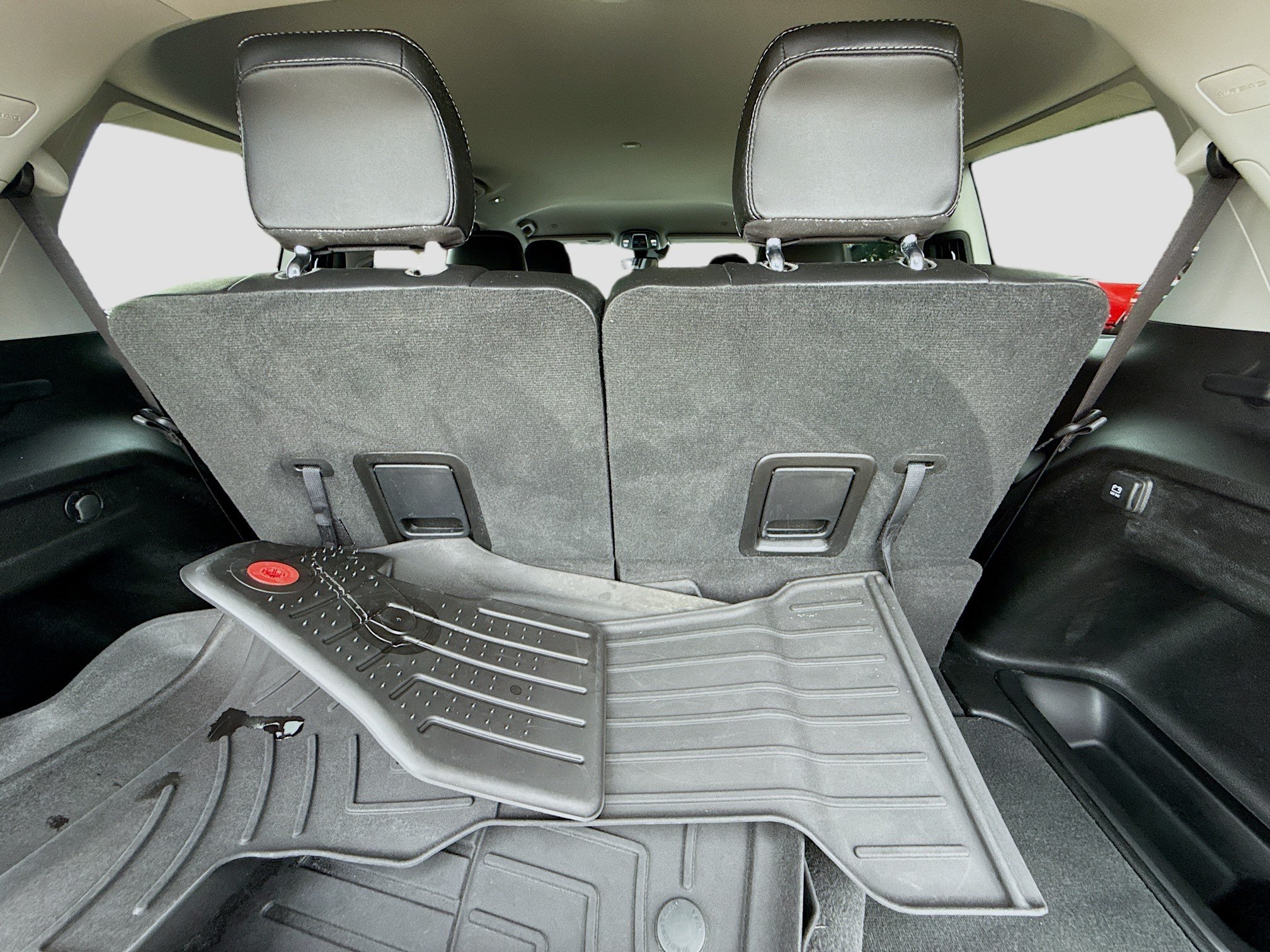 Used 2023 Rocky Mountain Pearlcoat Jeep Limited image 30