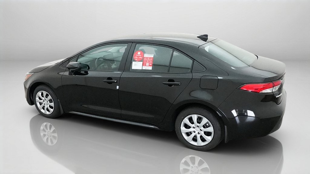 New 2027 Inked Toyota LE image 15