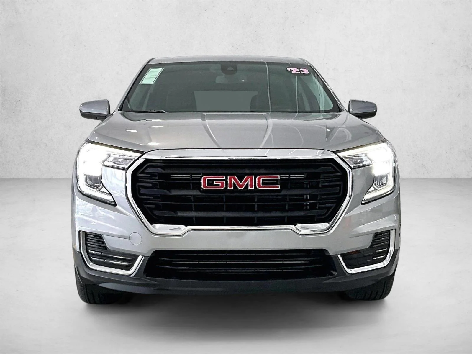 Used 2023 Sterling Metallic GMC SLE image 3