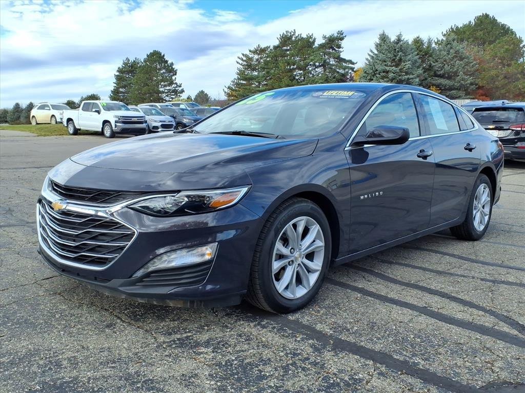 2025 Chevrolet Malibu 1LT photo 3