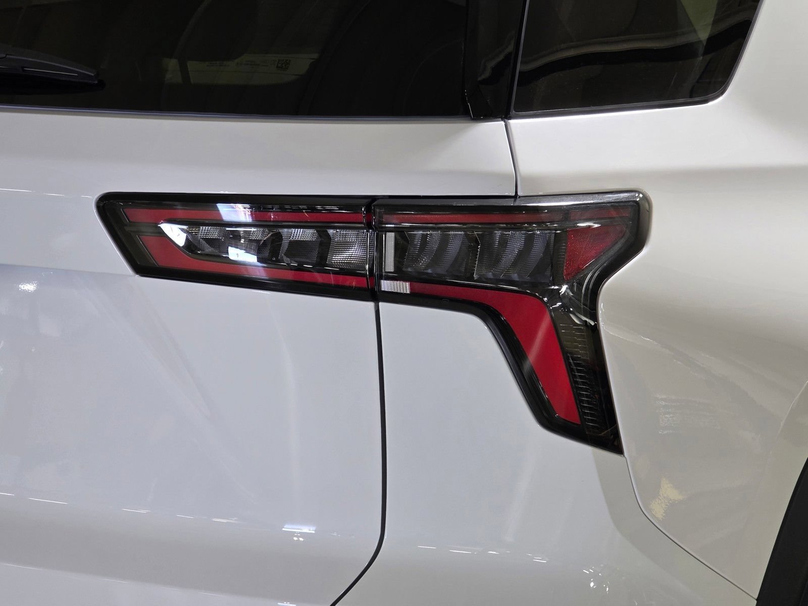 New 2027 Summit White Chevrolet LT image 12
