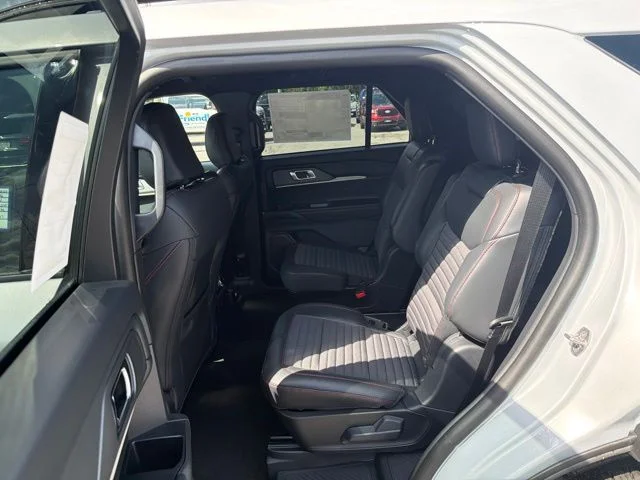 New 2026 Space White Metallic Ford ST-Line image 50