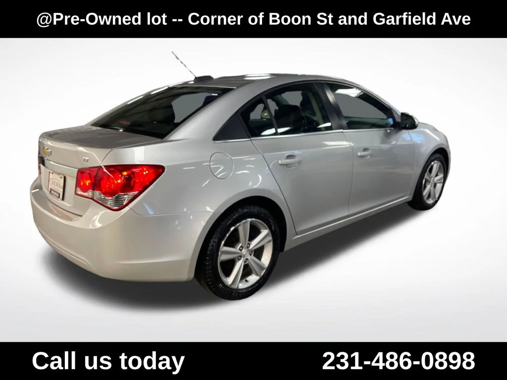 Used 2015 Silver Chevrolet 2LT image 5