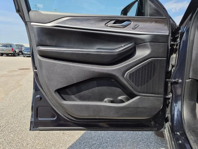 Used 2023 Black Jeep Limited image 13