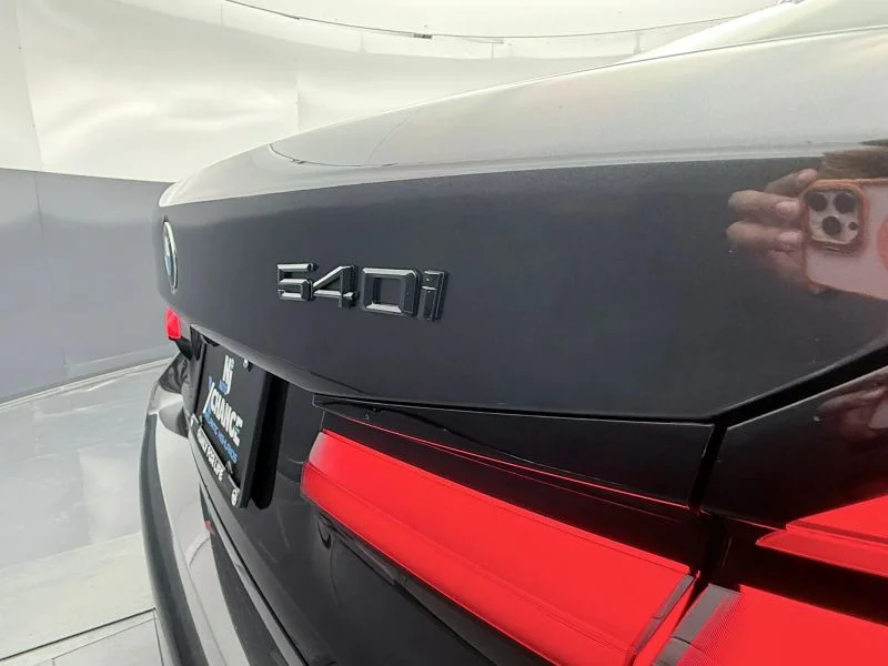 Used 2022  BMW 540i xDrive Sedan 4D image 12