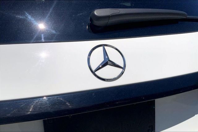 Certified Used 2023 White Mercedes-Benz GLC 300 image 28