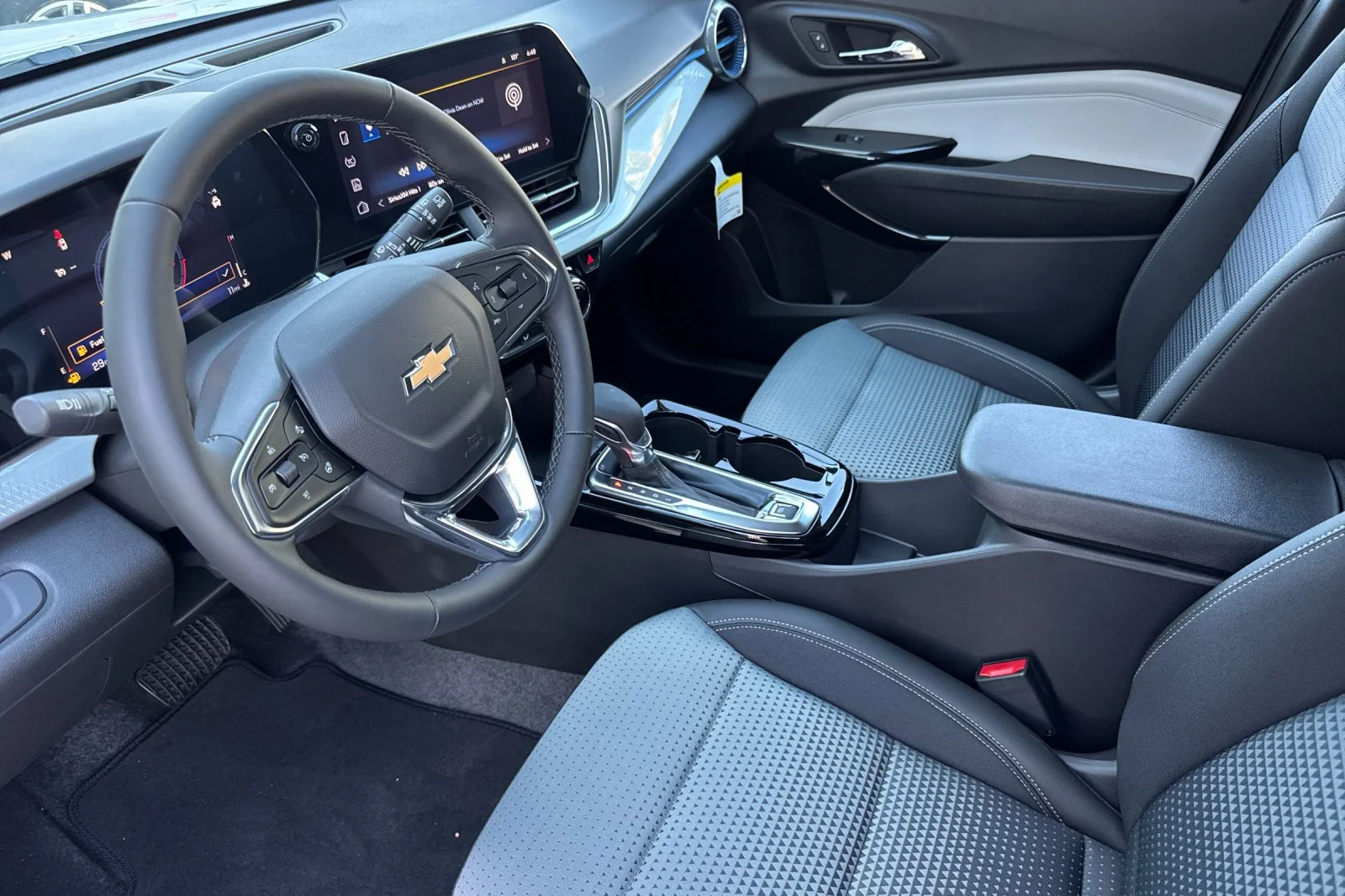 2026 Chevrolet Trax LT - Photo 9