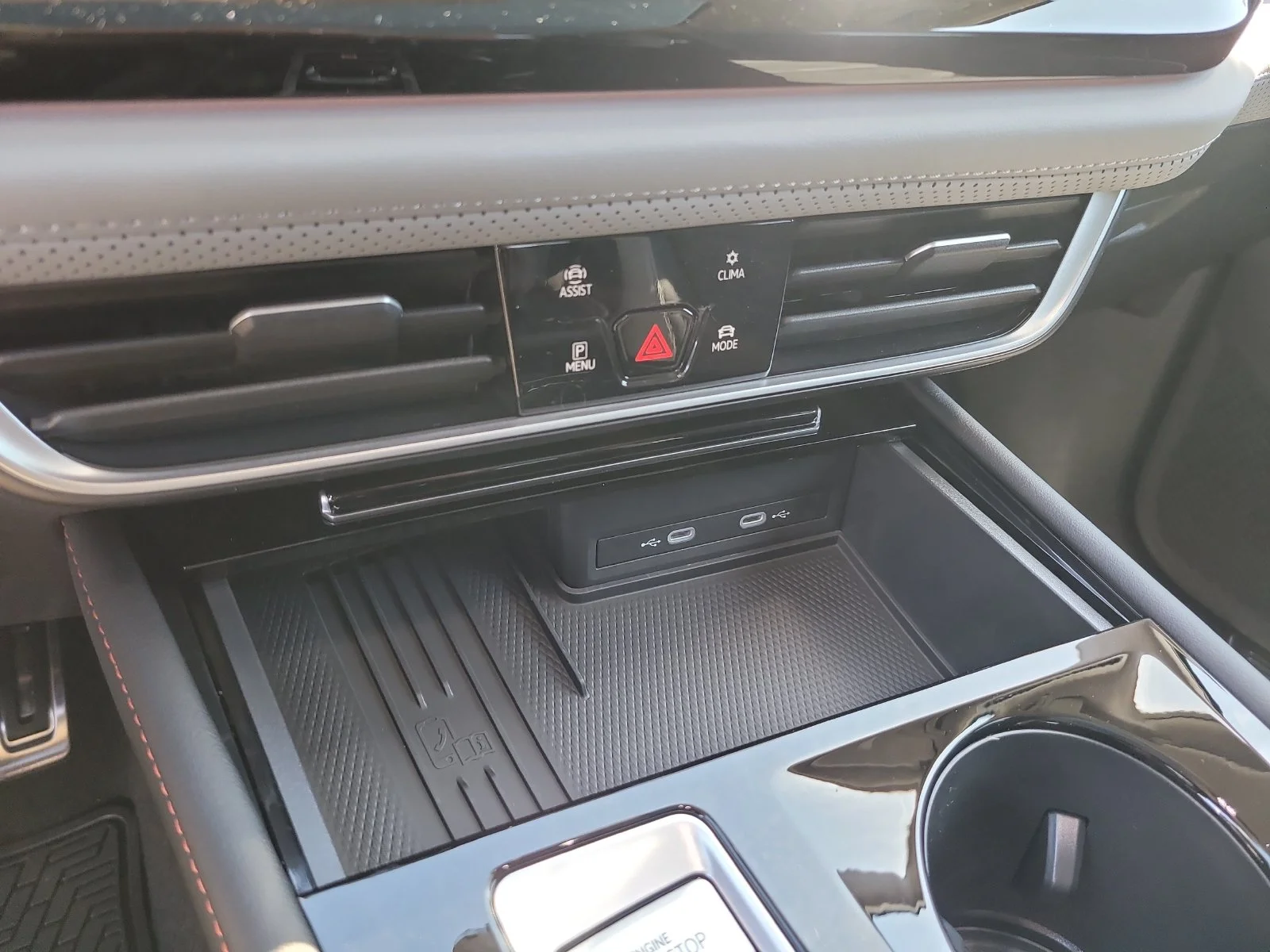 New 2026 Opal White Pearl Volkswagen 2.0T Peak Edition image 26