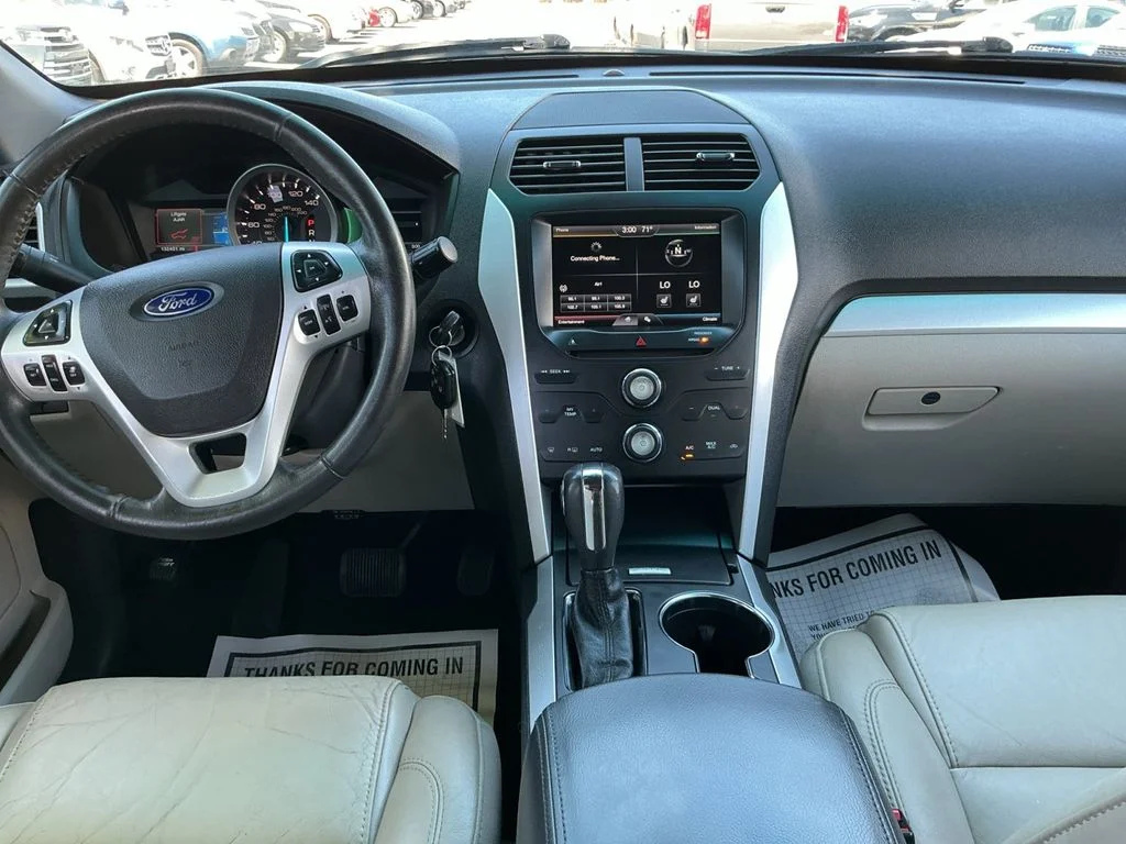 Used 2015 Red Ford XLT image 21