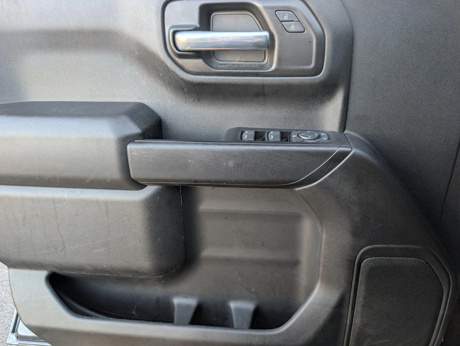Used 2022 SHADOW GRAY METALLIC Chevrolet Custom image 17