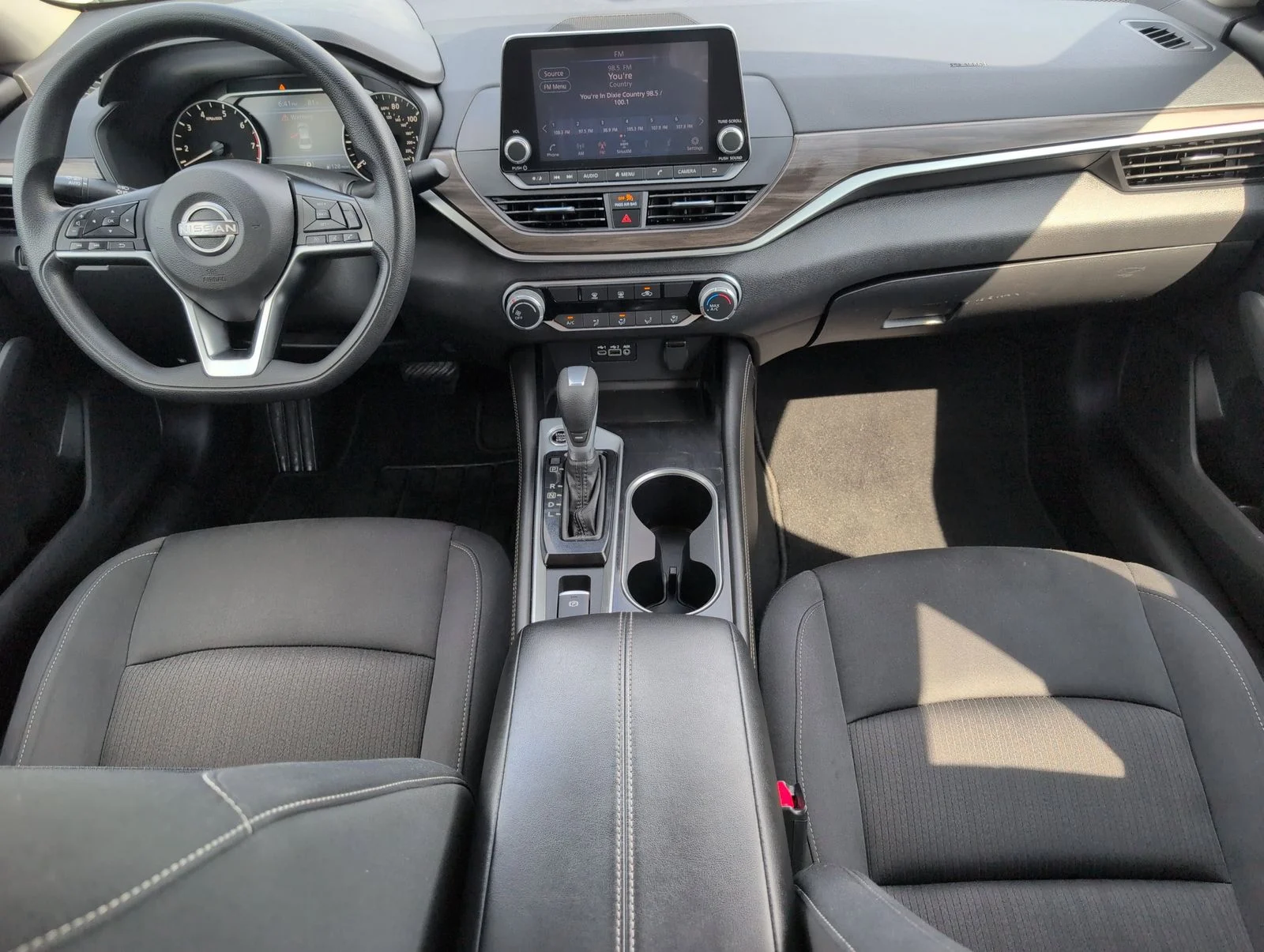Used 2023 White Nissan 2.5 SV image 29