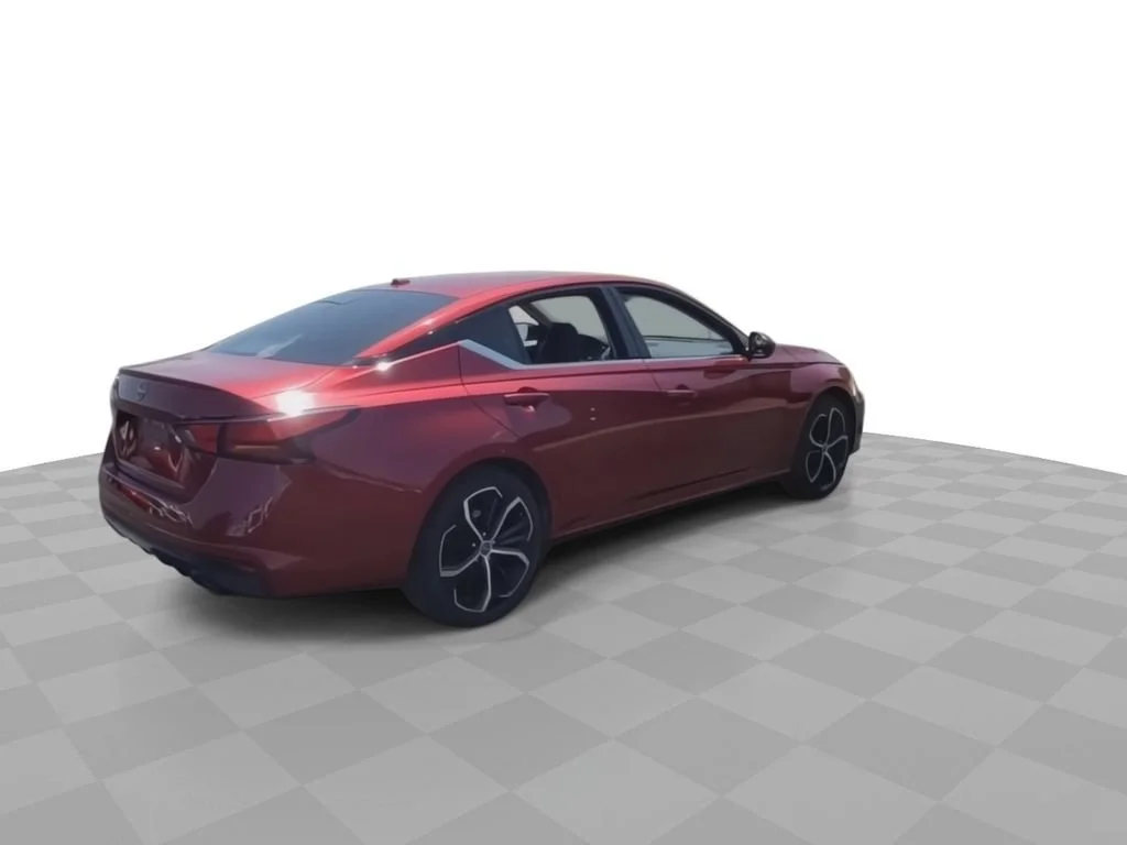Used 2023 Red Nissan SR FWD image 8