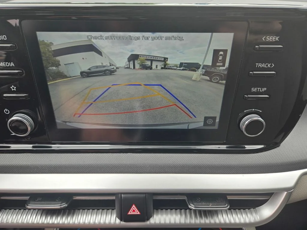 2021 Kia K5 LXS - Photo 18
