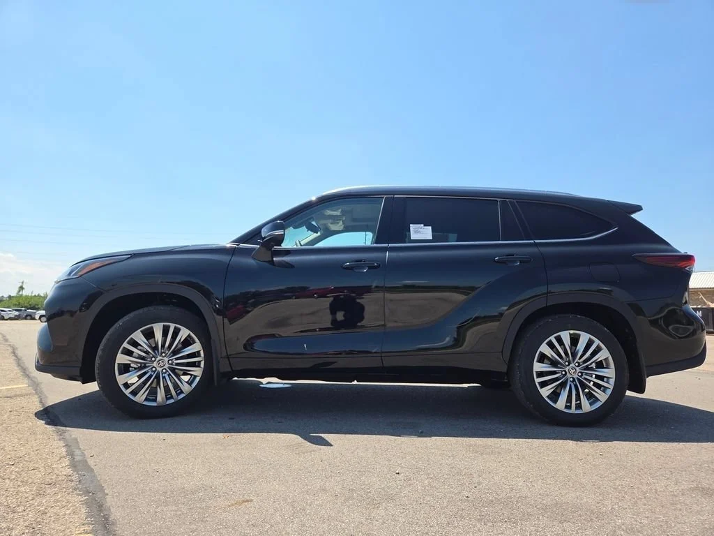 New 2026 Midnight Black Metallic Toyota Platinum image 25