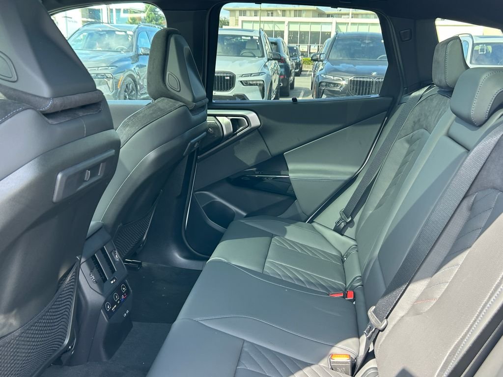 New 2026 Alpine White BMW 30 xDrive image 31