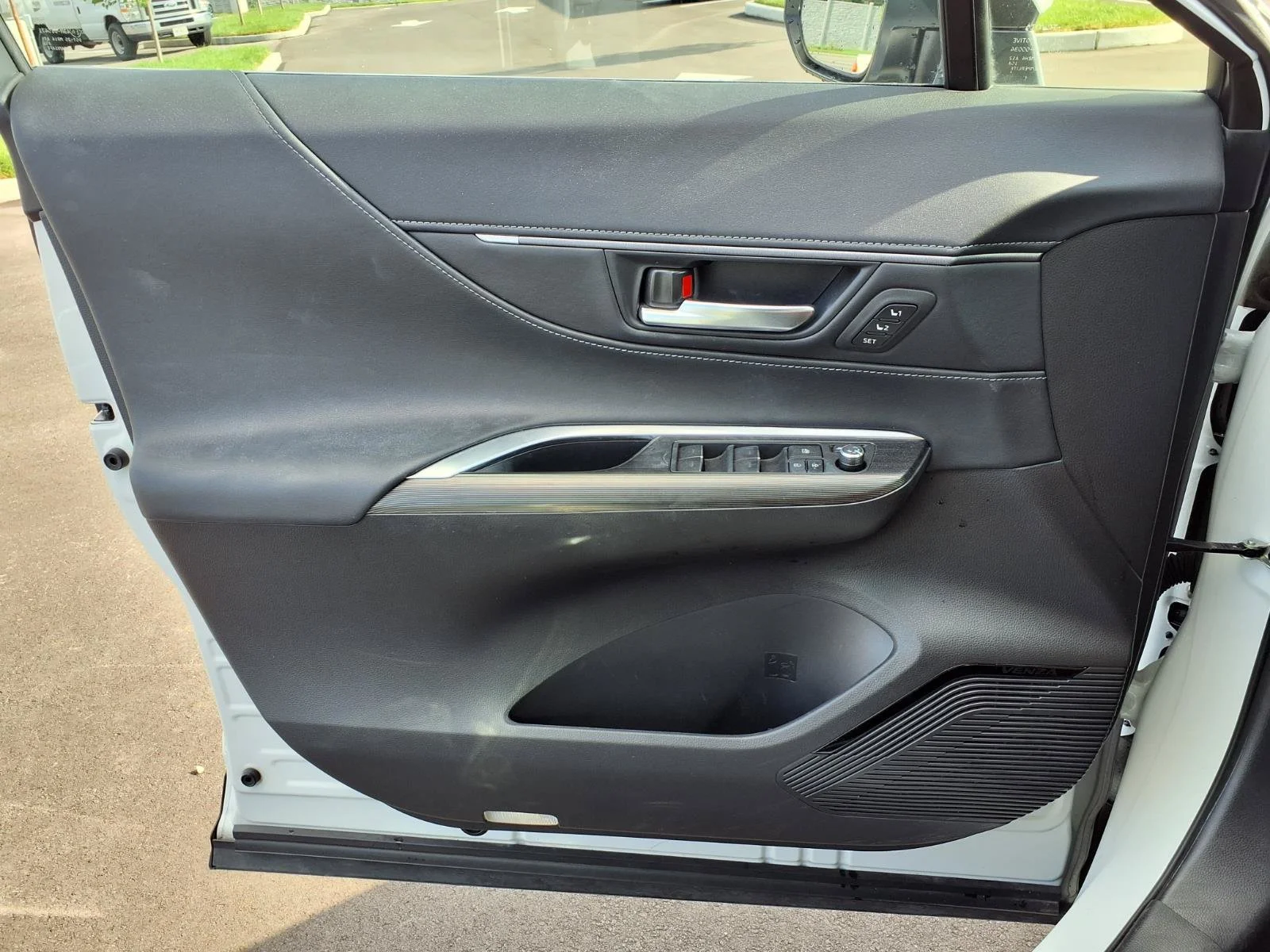 Used 2023 Pearl Toyota Limited image 20