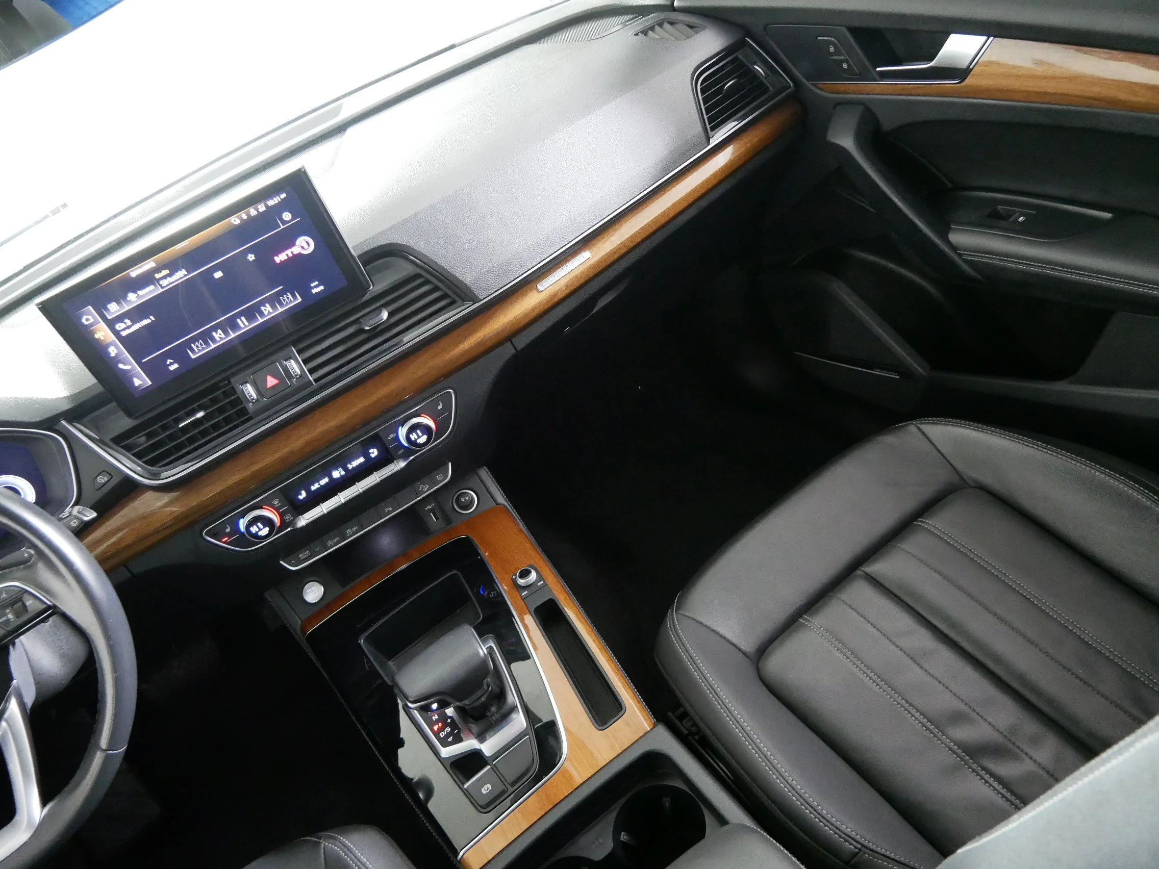 Used 2023 Florett Silver Metallic Audi S line Premium Plus image 11