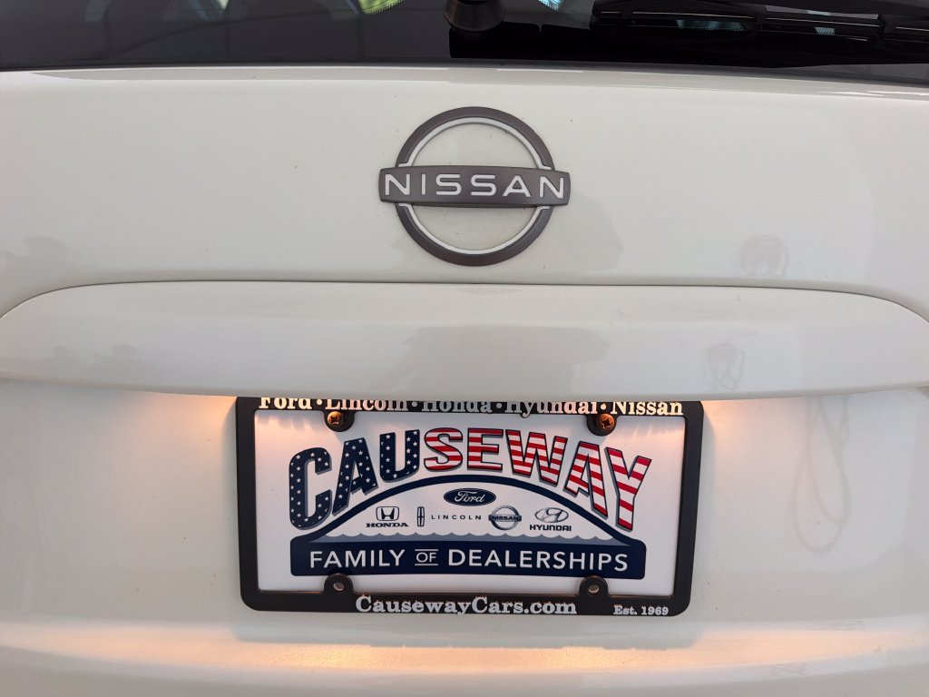 Used 2023 Pearl White Nissan SL image 34
