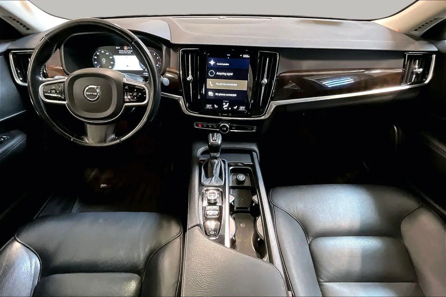 Used 2017 Magic Blue Metallic Volvo Momentum image 15