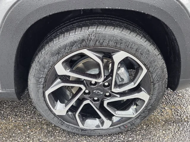 Used 2025 Gray Chevrolet 2RS image 8
