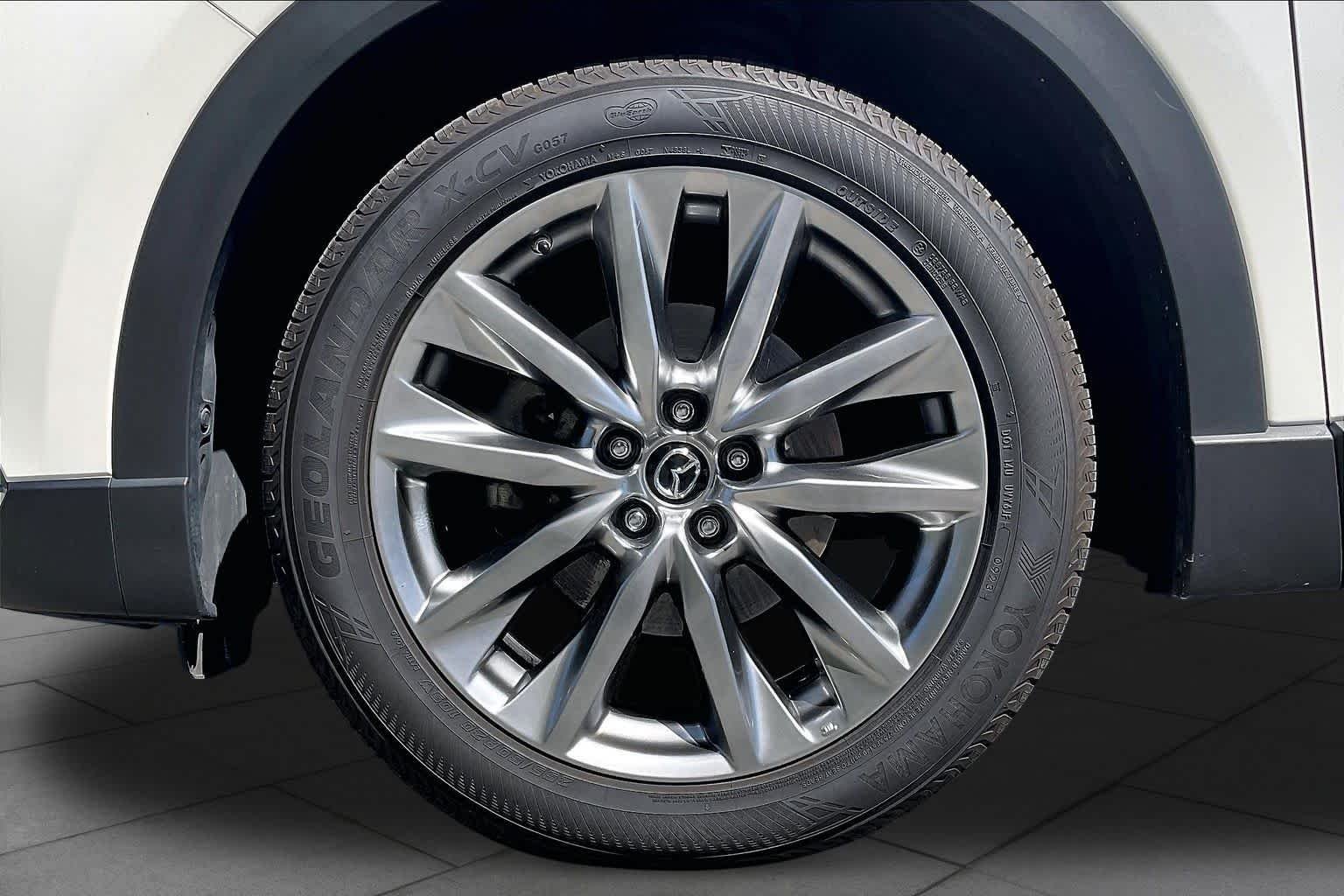 Used 2019 Snowflake White Pearl Mica Mazda Grand Touring image 9