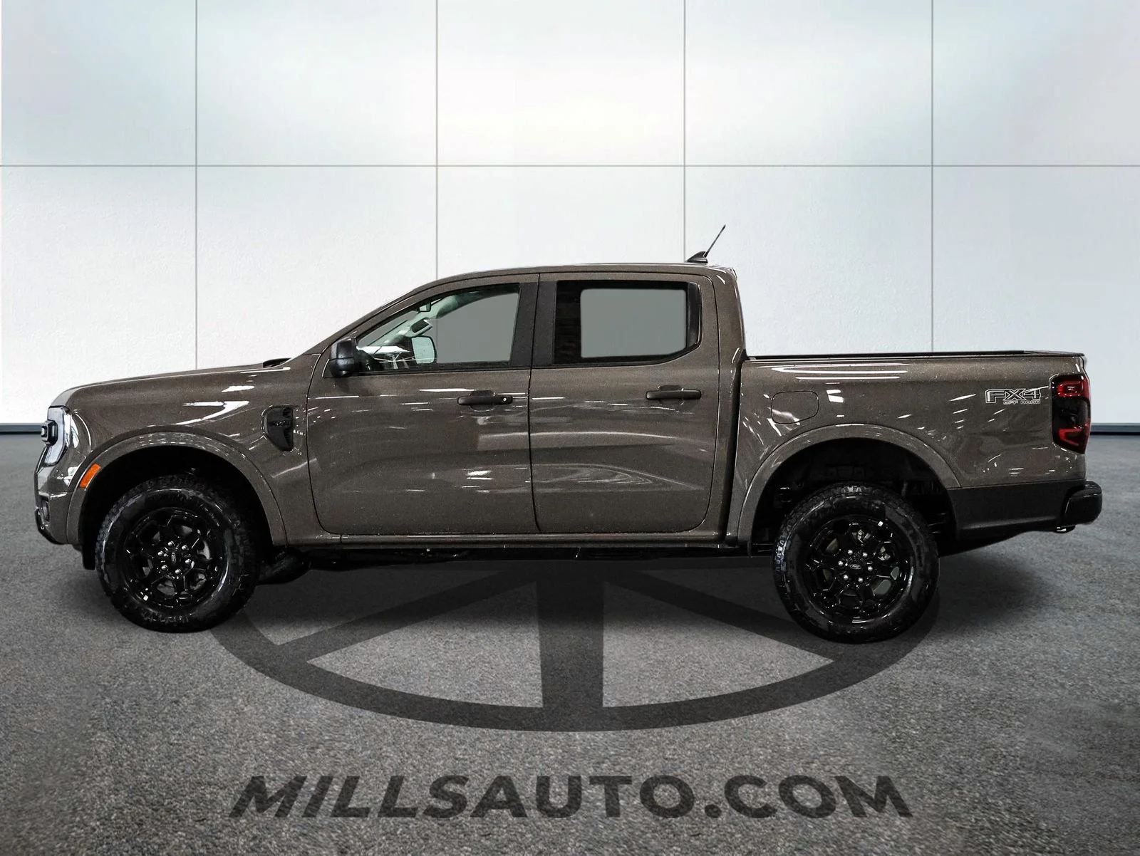 New 2026 Marsh Gray Ford XLT image 3