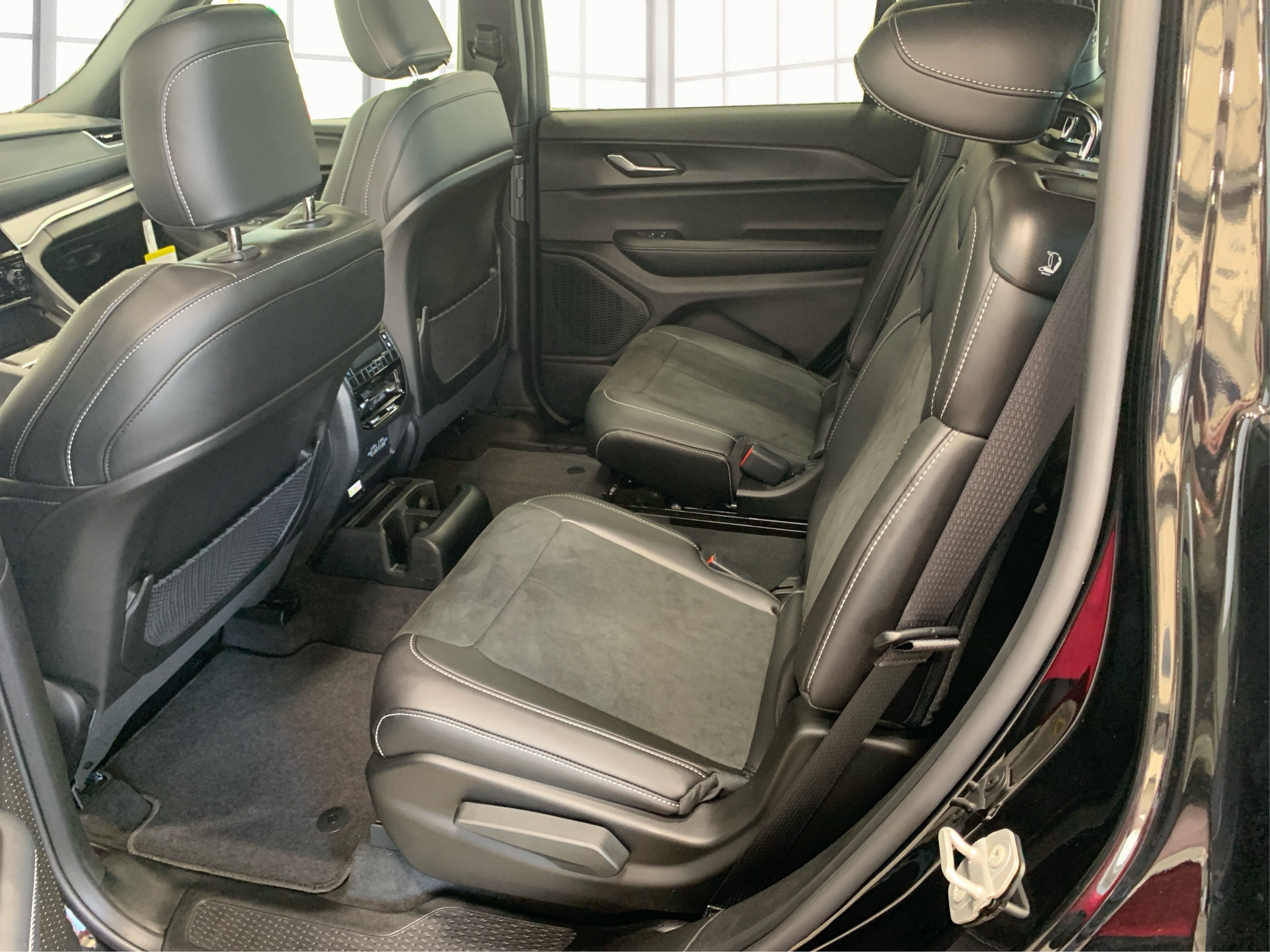 2025 Jeep Grand Cherokee L Altitude - Photo 10