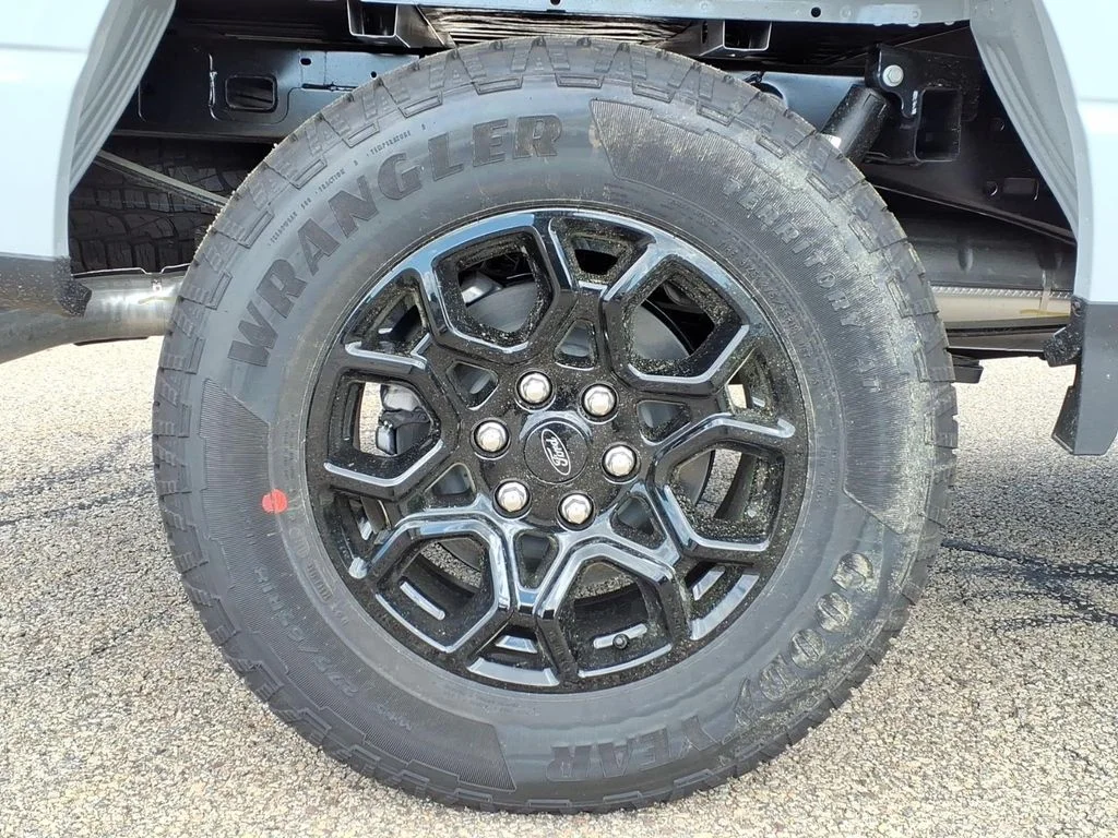 New 2026 Avalanche Ford XLT image 9