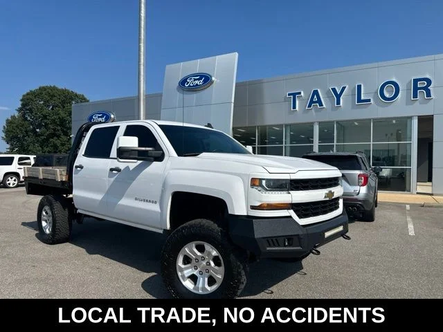 Pre-Owned 2018 Chevrolet Silverado 1500 Custom