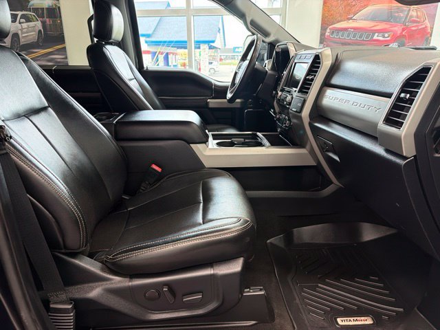 Used 2020 Black Metallic Ford Lariat image 12