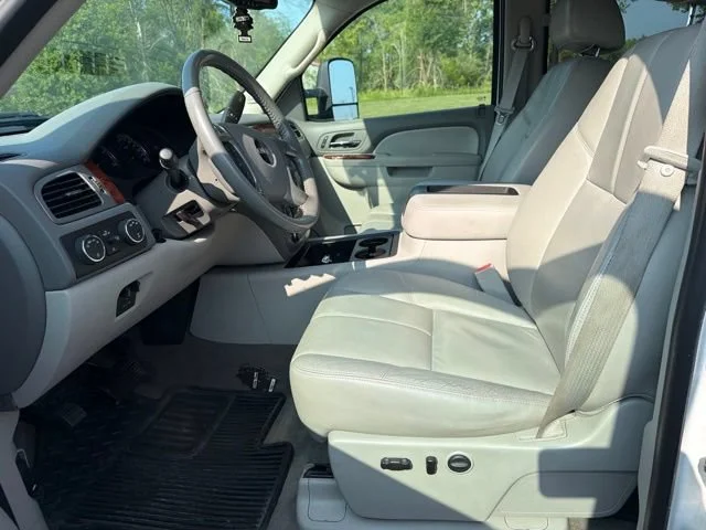 Used 2011 SUMMIT WHITE GMC SLT image 3