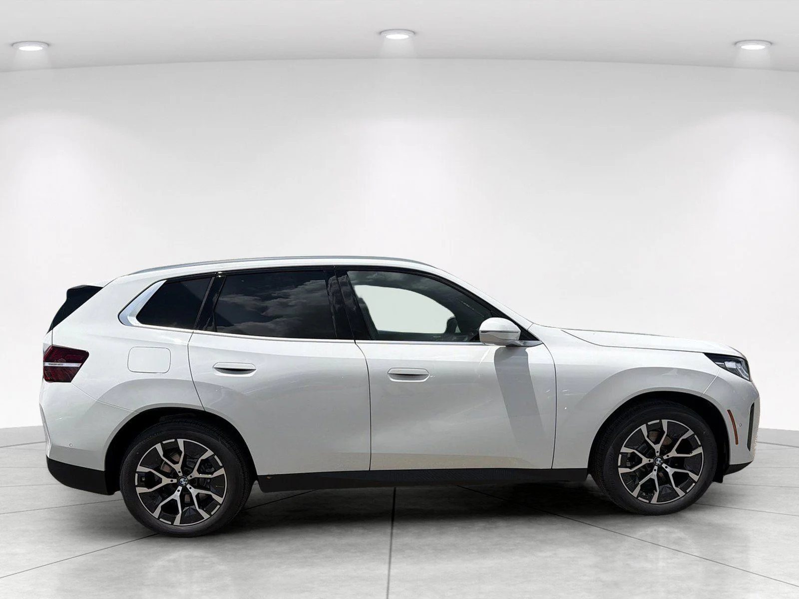 New 2026 Alpine White BMW 30 xDrive image 3