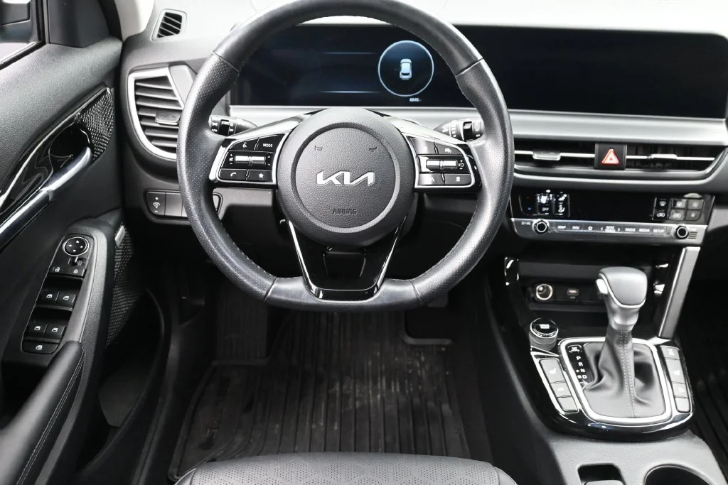 Certified Used 2024 Blue Kia SX image 14