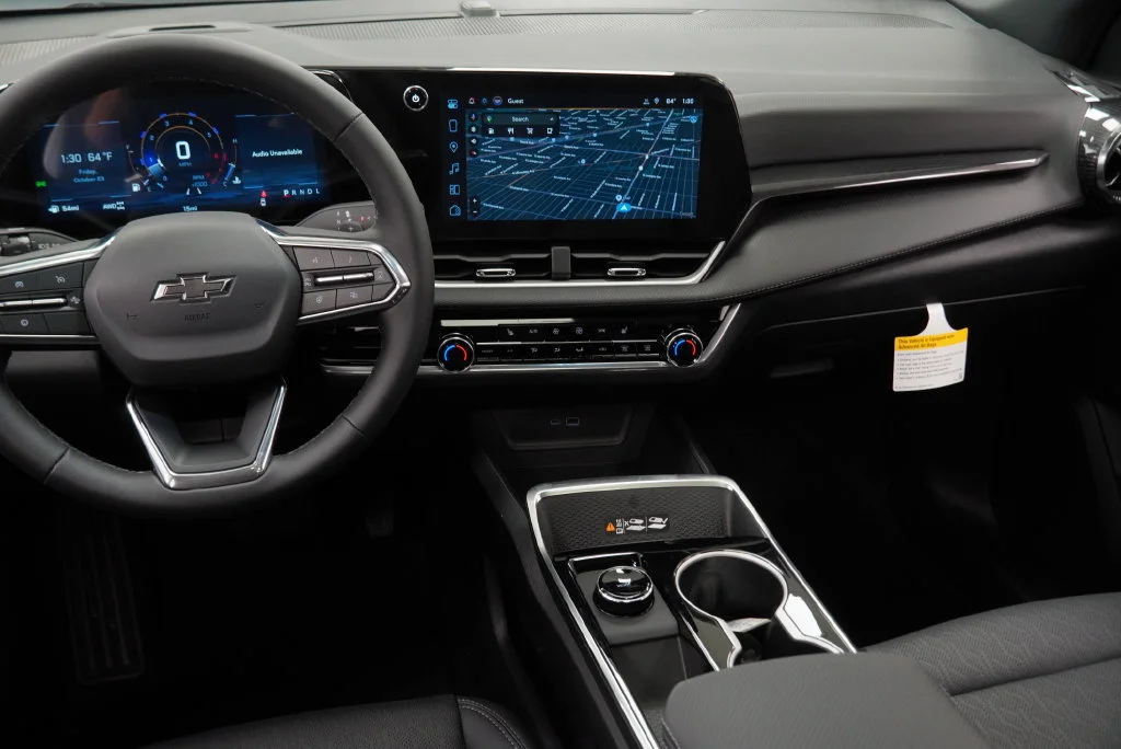 New 2027 Summit White Chevrolet LT image 22